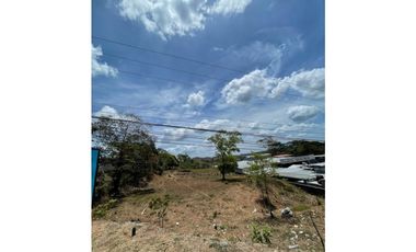 Se Vende Terreno, rea Oeste