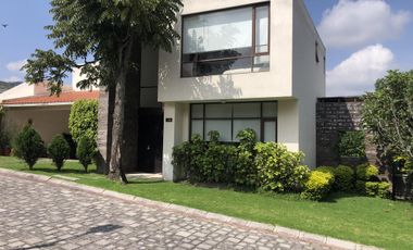 Hermosa Casa de venta ubicada dentro de Urbanización en Tumbaco