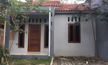 Beautiful house ready to live near Wates Square