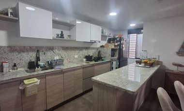 apartamento en venta en milla de oro. Cod V120568