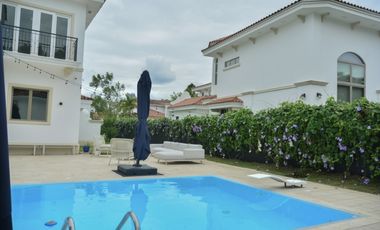 Casa en venta   Fairways  Estate- Santa María (BORA)