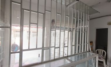 local en arriendo en villa estadio. Cod A124525