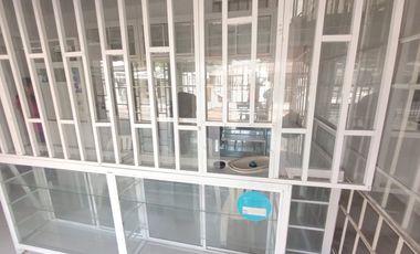 local en arriendo en villa estadio. Cod A124525