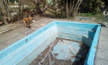 Casa delantera y Departamento trasero en VENTA en Barrio Almafuerte de Glew.