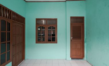 Rumah 15 Mnt ke Summarecon Mall Bekasi SHM Hadap Selatan J-48325