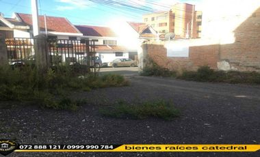 Casa de venta en Av. Remigio Crespo – código:15025