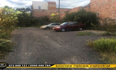 Casa de venta en Av. Remigio Crespo – código:15025