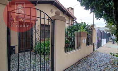 Palacios y Av. Perón - Casa con Jardín y pileta - Victoria - Venta