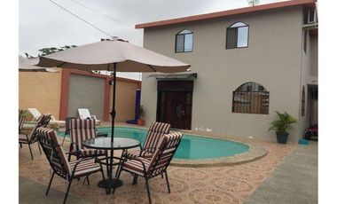 Venta de casa avenida universitaria en zona sur de manta