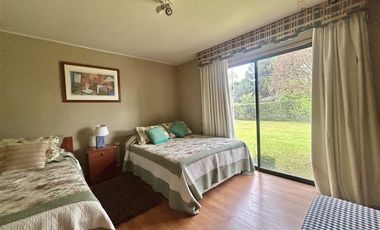 Linda Independiente Condominio Orilla Lago 173/1100 M2 5D/3B
