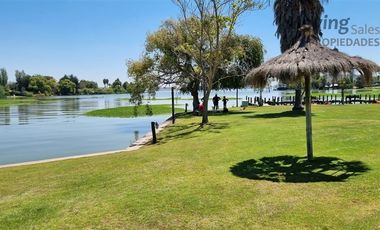 Linda Independiente Condominio Orilla Lago 173/1100 M2 5D/3B