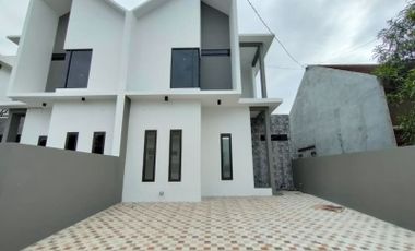 Rumah baru 2 lt model Skandinavia lokasi dalam cluster di Purwomartani