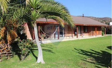 Gran casa en condominio Don Damiano, Cerro Grande