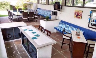 Venta de Casa para rentar en Cuernavaca con 5 casas dentro de la propiedad