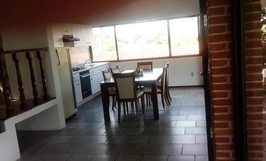 Venta de Casa para rentar en Cuernavaca con 5 casas dentro de la propiedad