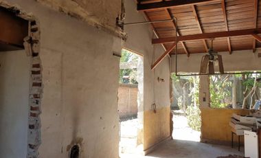 Venta Casa a Reciclar Sobre Gran Lote - OPORTUNIDAD