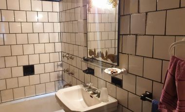 Venta Casa a Reciclar Sobre Gran Lote - OPORTUNIDAD