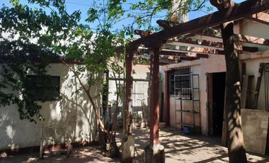 Venta Casa a Reciclar Sobre Gran Lote - OPORTUNIDAD