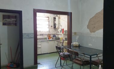 Venta Casa a Reciclar Sobre Gran Lote - OPORTUNIDAD