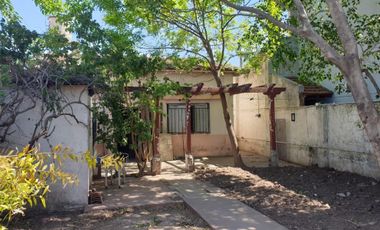 Venta Casa a Reciclar Sobre Gran Lote - OPORTUNIDAD