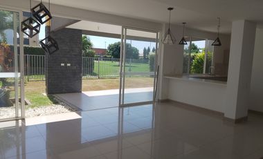casa en venta en los rosales. Cod V117704