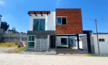 Casa en venta con tres habitaciones en Ocotlan, Tlaxcala