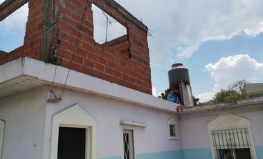 Casa Americana en VENTA ideal fines comerciales en Barrio Kanmar de Glew