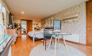 Casa en venta estilo industrial en exclusivo condominio.