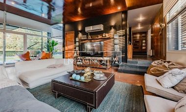 Casa en venta estilo industrial en exclusivo condominio.