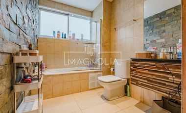 Casa en venta estilo industrial en exclusivo condominio.