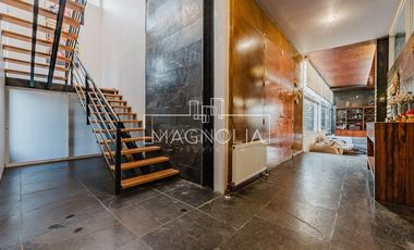 Casa en venta estilo industrial en exclusivo condominio.