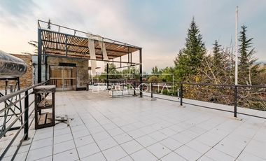 Casa en venta estilo industrial en exclusivo condominio.