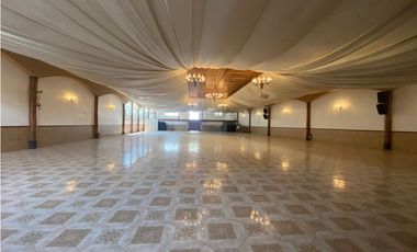 PROPIEDAD COMERCIAL EN VALLE DE BRAVO