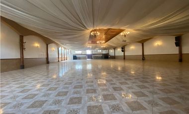 PROPIEDAD COMERCIAL EN VALLE DE BRAVO