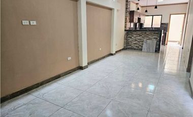 Venta de Casa nueva en Manta a metros del Terminal Terrestre