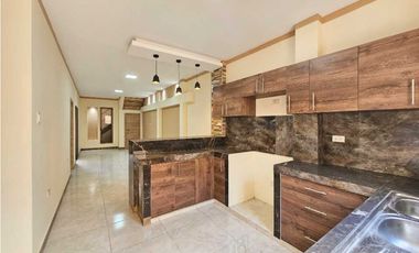 Venta de Casa nueva en Manta a metros del Terminal Terrestre