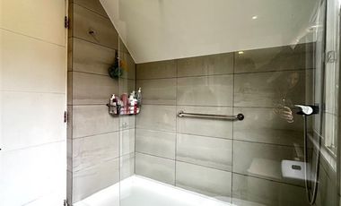 Casa en arriendo amoblada, Condominio en Lo Barnechea