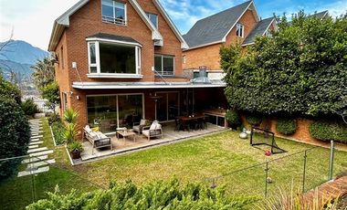 Casa en arriendo amoblada, Condominio en Lo Barnechea