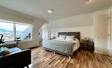 Casa en arriendo amoblada, Condominio en Lo Barnechea