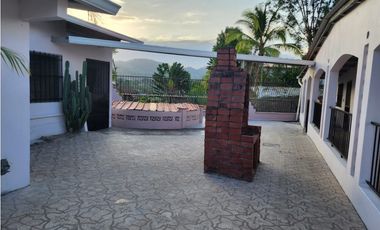 CASA COLINAS DEL ROCIO- LAS CUMBRES 3-855