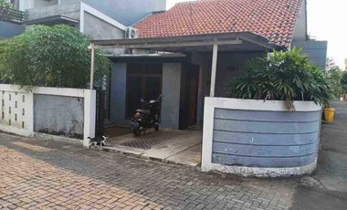 Rumah Deplu Adam Malik Dijual Strategis Siap Huni