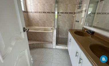 casa en venta en villa santos. Cod V320