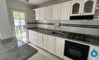 casa en venta en villa santos. Cod V320