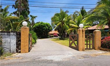 Casa Frente a Playa en Punta Barco (ID 13102) 