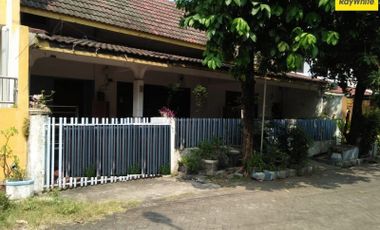 Dijual Rumah Bangunan 2 Lantai Di Jl. Dukuh Kupang Barat, Surabaya