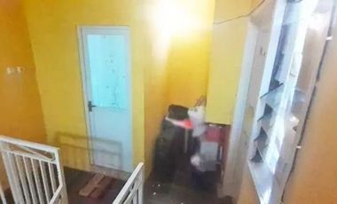 Rumah kost dijual plus rumah induk dekat kampus UMM di kota Malang