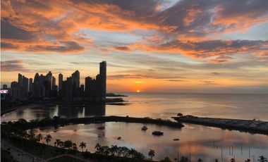 Alquilo Hermoso Apartamento en Avenida Balboa $1550