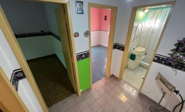 VENTA DE CASA 4 AMBIENTES CON COCHERA Y GALPON - MONTE GRANDE -  OPORTUNIDAD