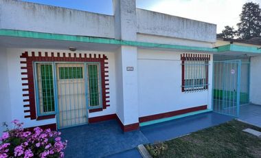 VENTA DE CASA 4 AMBIENTES CON COCHERA Y GALPON - MONTE GRANDE -  OPORTUNIDAD