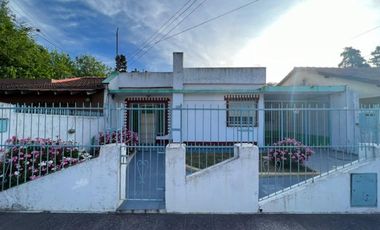 VENTA DE CASA 4 AMBIENTES CON COCHERA Y GALPON - MONTE GRANDE -  OPORTUNIDAD
